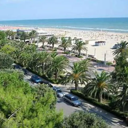 Centrally Located Apartment In Giulianova Near The Sea * Giulianova